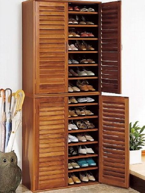 This is an outstanding shoe storage idea that will definitely benefit the entire family – perfect for spouses with many children, this entryway shoe cabinet bench is a great choice in the long run. Description from cutediyprojects.com. I searched for this on bing.com/images Boots Organization, Rak Sepatu Diy, Organization Shelves, Shoe Cabinet Entryway, Shoe Organization, Diy Shoe Rack, Cute Diy Projects, Shoe Shelf, Bench With Shoe Storage