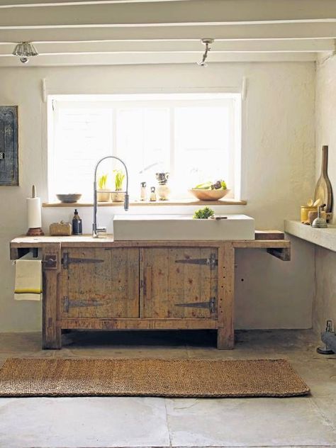 Freestanding Sink Kitchen, Unfitted Kitchen Sink, Freestanding Kitchen Sink, Home Kitchen Remodel, Unfitted Kitchen, Kitchen Queen, Barn Kitchen, Victorian Kitchen, Kitchen Interiors