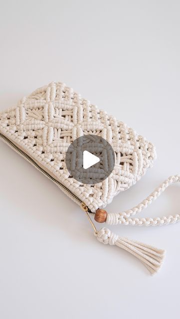 Macrame Clutch, Macrame Bag, Macrame Ideas, Crochet Bags, Macrame, Art Gallery, Tote Bag, On Instagram, Quick Saves