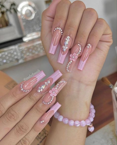 Nails Art Winter, Nails Art Simple, Nail Art 2022, Design Nails Art, Pink Bling Nails, Nail Art Winter, Nail Art Trendy, Nail Art 2023, Nail Art For Short Nails