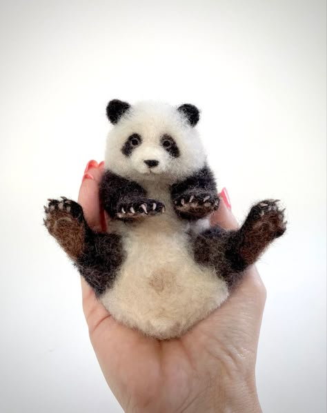 Felted Polar Bear, Felted Panda, Felt Panda, Felt Bears, Wool Felting Animals, Clay Art Ideas, Felt Sculpture, Felted Bunny, Felting Animals