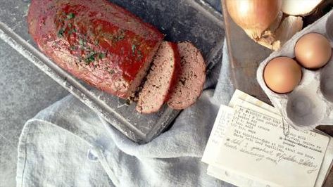 Ranch Meatloaf  3/4-1 pound ground beef, 1 packet dry ranch, 1/3 cup bread crumbs.  Bake at 350* for 40-45 minutes, or until done.  Top with ketchup or tomato sauce, if desired.  Let rest 10 minutes before slicing. Ranch Meatloaf, Hidden Valley Ranch Recipes, Satin Balls, Classic Meatloaf Recipe, Hidden Valley Ranch, Ranch Recipe, Baked Alaska, Pork Loin Roast, Meatloaf Recipe