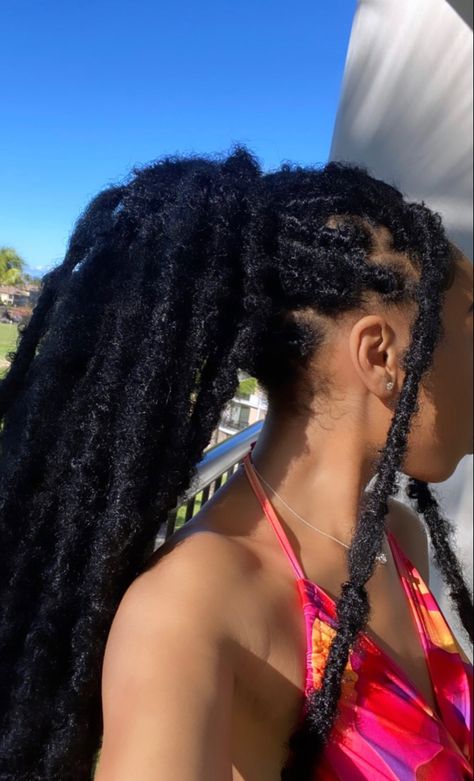 Marley Locs Styles Faux Dreads, Focs Locs Braids Long, Jumbo Faux Locs Long, Fake Dreads Black Women, Fake Locs Hairstyles For Women, Thick Faux Locs, Ocean Locs, Large Faux Locs, Jumbo Locs