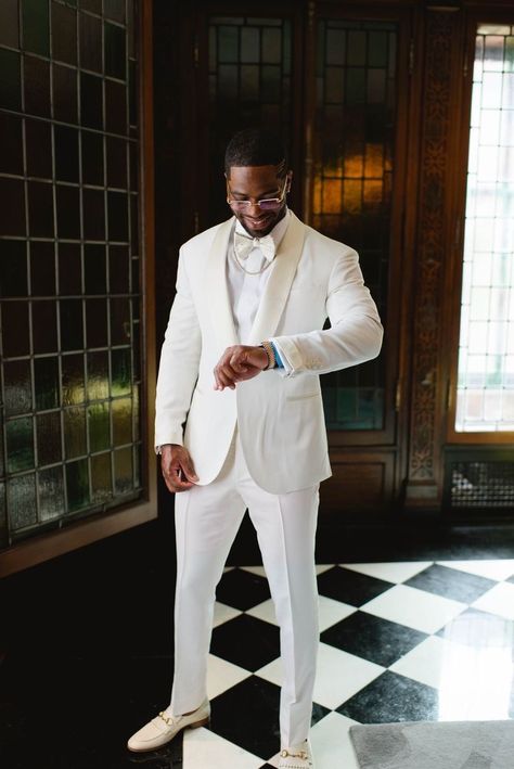 White Man Suit Wedding, All White Wedding Tuxedo For Groom, White Suit For Groom Wedding, White Suits Groom, Black Man Groom Attire, Black Guy Wedding Suit, Wedding Suits Men White And Black, All White Groom Suit Black Man, All White Suit For Men Wedding