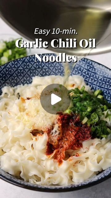 Hot Chili Oil Noodles Recipe, Noodles With Chili Oil, Chili Oil Noodles, Chilly Oil Noodles, Chill Oil Noodles, 10 Minute Garlic Chili Oil Noodles, Spicy Garlic Chili Oil Noodles, Hot Chili Oil, Chinese Dinner