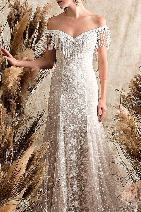 That bohemian bridal gown is ideal for any bride envisioning a relaxed vibe. We can’t get enough of this one for your wedding day look. Save it to your boho wedding ideas. Elegant Veils, Boho Bridal Dress, Boho Wedding Ideas, Bridal Elegance, Bohemian Bridal, Gown Inspiration, Dress Idea, Boho Bridal, Fairytale Wedding