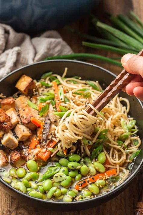 Vegan Noodle Bowl, Vegan Ramen Bowl, Vegan Ramen Noodles, Vegan Ramen Noodle Recipes, Chopsticks Drawing, Easy Vegan Ramen, Ramen Vegan, Vegan Ramen Recipes, Ginger Broth