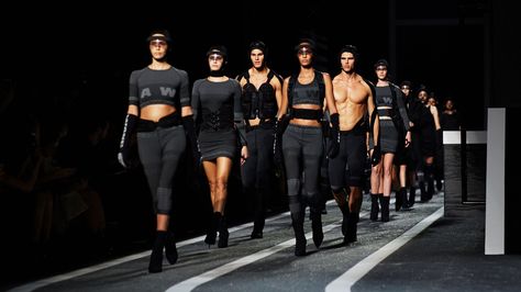 health goth is the latest trend to be spat out by the internet, so what’s the deal? Afro Goth, Health Goth, Mens Fashion Dressy, Mens Fashion Wedding, Mens Fashion Smart, Mens Fashion Photography, Original Fashion, Goth Aesthetic, Jeremy Scott