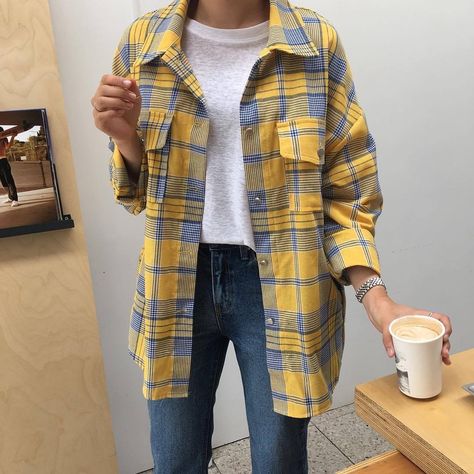 Christmas Date Outfit, Flannel Fall Outfits, Korean Fashion Ideas, Christmas Date, Date Outfit, Korean Fashion Trends, Mellow Yellow, Fashion Aesthetic, Korean Street Fashion