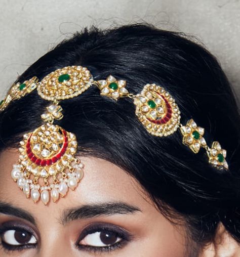 Rajputi Mangtika, Rajputi Rakhdi Design Gold, Mangtikka Designs, Maangtika Designs, Rajasthani Mangtika, Indian Hair Jewelry, Indian Headpiece, Rajput Jewellery, Indian Hair Accessories