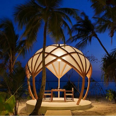 Pergola Bamboo Architecture, Resort Design, Landscape Architecture Design, Outdoor Restaurant, Shade Structure, Cafe Interior Design, Shoe Lace, Cafe Design, Backyard Landscaping Designs