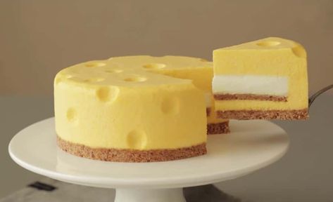 How do you make a cheesecake that actually looks like cheese? This Cooking tree 쿠킹트리 video demonstrates each step calmly and methodically with no Cheese Shaped Cake, Tom And Jerry Cheesecake, Cake That Looks Like Cheese, Cheese Cakes Design, Cooking Tree, Cheesecake Design, Cheese Birthday Cake, Strawberry Lemon Cake, Chocolate Cake Designs