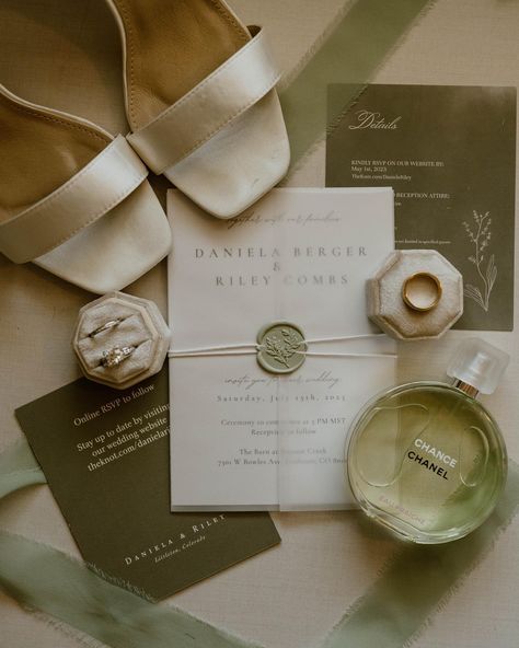 Some wedding day details 🤩 I loved the sage green and white colors for this July wedding 🤍 Sage Green Wedding Detail Shots, Details Flatlay, Chinese Wedding Decor, Wedding Day Details, Details Photography, Wedding Details Photography, Sage Green Wedding, July Wedding, Wedding Flats