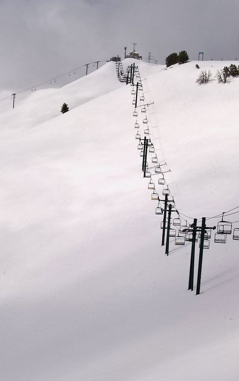 Ski Lift Aesthetic, Aspen Trip, Ski Lift Photography, Skiing Photography, Ski Inspiration, Heli Skiing Photography, Ski Hill, Skateboard Art Design, Ski Slopes