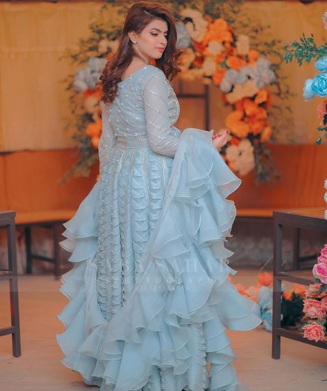 Elegant Fashion Outfits, Couple Wedding Dress, Girls Dresses Sewing, Latest Bridal Dresses, Pakistani Wedding Outfits, Pakistani Fancy Dresses, Pakistani Fashion Party Wear, Fancy Dresses Long, Carpet Looks