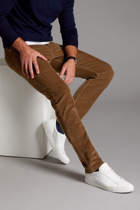 Tan Corduroy Pants Outfit Mens, Brown Chinos Men Outfits, Brown Jeans Men, Derek Shepard, Brown Jeans Outfit, Chinos Men Outfit, Brown Pants Men, Brown Chino Pants, Brown Pants Outfit