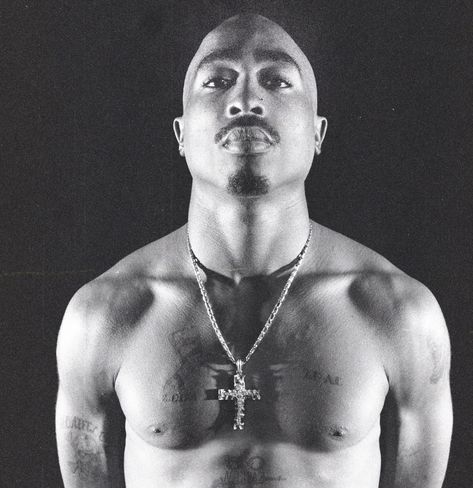 Tupac Cross, Tupac Pictures, All Eyez On Me, Snoop Dog, Black Hollywood, Tupac Shakur, Hip Hop Rap, Hip Hop Jewelry, Thug Life