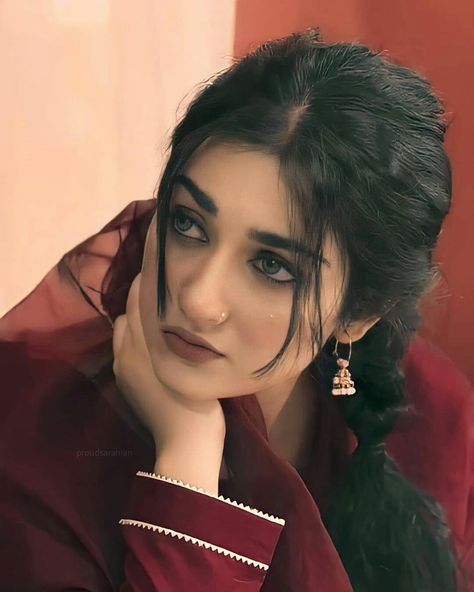 Raqs E Bismil Sarah Khan Makeup, Sara Khan In Raqs E Bismil, Heart Break Quotes, Break Quotes, Blonde Goth, Sara Khan, Sarah Khan, Quotes Videos, Heart Break