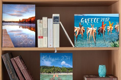 creative-ways-display-photo-books-book-wall Home Library Rooms, Library Room, Book Wall, Unique Display, Book Display, Home Library, Album Photo, Display Ideas, Photo Displays