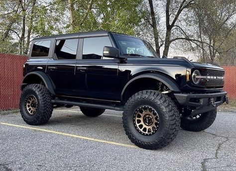 2022 Ford Bronco Lifted, Food For Date Night, New Ford Bronco, Bronco Concept, Bronco Car, Bronco Truck, New Bronco, Silverado Truck, Peruvian Food