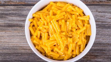 Kraft Mac N Cheese, Kraft Dinner, Cheddar Mac And Cheese, Boxed Mac And Cheese, Macaroni Cheese Recipes, Cheese Box, Cheese Powder, Orange Sauce, Tips To Save Money