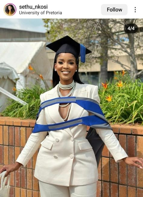 Black College Grad Aesthetic, Graduation Suit Outfit For Women, Blazer Outfits For Women Graduation, Graduation Dress Inspo 2023, Graduation Pictures Suit Women, Graduation Suit Ideas For Women, Pant Suit Graduation Outfit, Suits For Graduation Girl, Graduation Outfit Ideas Suit Women