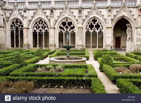 Gothic Courtyard, Gothic Boarding School, Mythical School Building, Gothic Manor Minecraft, Magical Academy Building, Gothic Cathedral Minecraft, Architecture Courtyard, Gothic Church, London Hotels