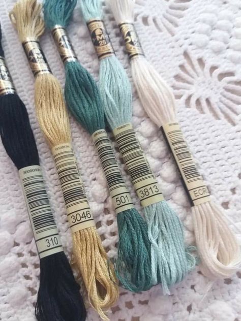 Thread Color Combination, Friendship Bracelet Color Combinations, Friendship Bracelet Palette, Embroidery Floss Color Combos, Colour Combos Bracelets, Dmc Color Combos, Bracelet Color Combinations, Thread Bracelet Color Combos, Color Combos For Bracelets