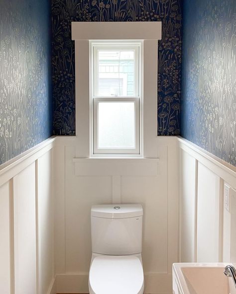 Downstairs Toilet Ideas Blue, Panelled Downstairs Toilet, Paneling Design, Pantry Closet Design, Small Downstairs Toilet, Half Bathroom Decor, Toilet Room Decor, Bathroom Paneling, Small Toilet Room