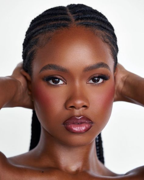 Blush Tips, Soft Makeup Looks, Minimalist Makeup, Makeup For Black Skin, Brown Skin Makeup, Soft Glam Makeup, Simple Makeup Looks, Black Women Makeup, Blush On