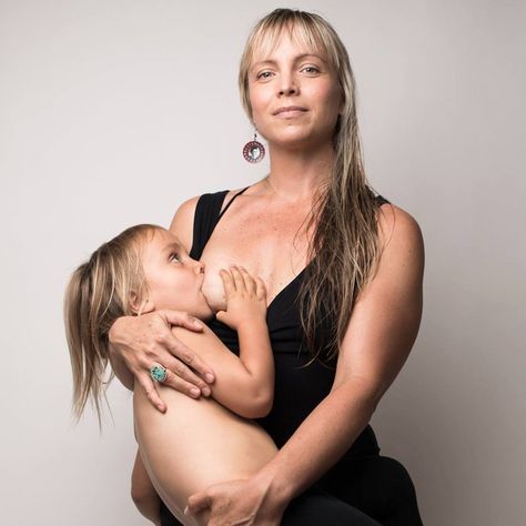 Why This Woman Posted a Photo of Herself Breastfeeding Her 3-Year-Old Son on Facebook Extended Breastfeeding, Getting Pregnant, Photoshoot Ideas, Parenting Hacks, Nursing, Year Old, Jade, Parenting, Education