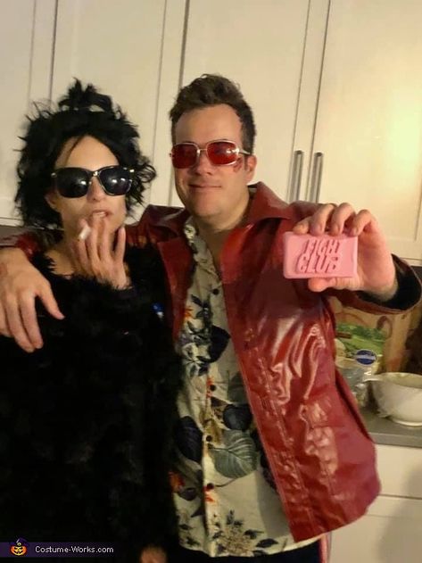 Fight Club: Tyler Durden & Marla Singer Costume Halloween Costumes Film Characters, Marla Singer Costume, Indie Halloween Costumes, Movie Couples Costumes, 90s Halloween Costumes, Marla Singer, Singer Costumes, Movie Halloween Costumes, Matching Halloween Costumes