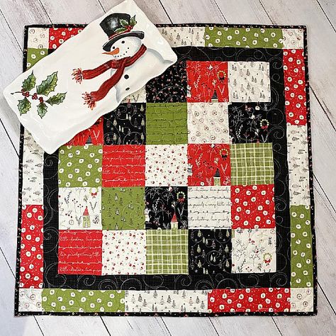 Square Quilted Table Toppers, Pinwheel Quilt Pattern, Charm Pack Quilt Patterns, Fall Quilt Patterns, Easy Table, Vintage Quilts Patterns, Charm Pack Quilt, Runner Pattern, Mini Quilt Patterns