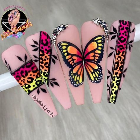 Printed Nails Design, Cute April Nails, Animal Print Uñas, Nail Designs And Colors, Heavenly Nails, Quick Nail Art, Butterfly Nail Designs, Animal Print Nails Art, April Nails