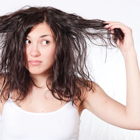 I get asked that question ALL THE TIME – what’s happening to my hair?  Both women and men become concerned when they start to find clumps of hair coming out.  They find clumps in their comb or brush, clumps in the sink and shower drains, and sometimes even clumps on their pillow in the morning. … Stringy Hair, Regrow Hair Naturally, Dunner Wordend Haar, Hair Mistakes, No Poo, Homemade Hair Products, Greasy Hair Hairstyles, Diy Hair Care, Hair Solutions