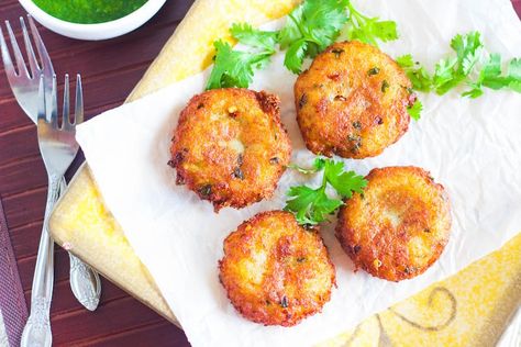 aloo tikki recipe, recipe aloo tikki, tikki recipe, spicy aloo tikki recipe, potato tikki Aloo Chop Recipe, Aloo Chop, Aloo Tikki Recipe, Green Chutney Recipe, Mango Powder, Aloo Tikki, Kulfi Recipe, Recipe Potato, Indian Appetizers