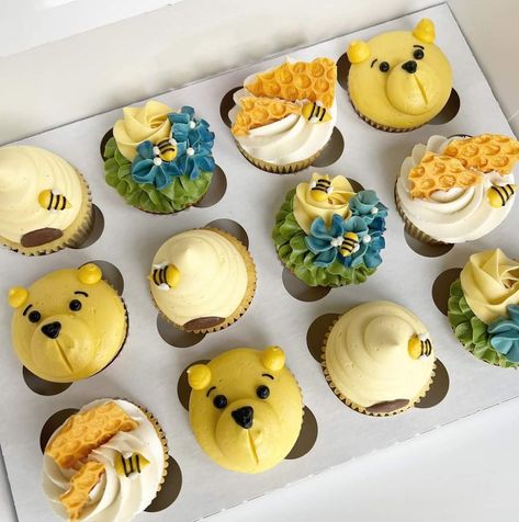 Winnie The Pooh Baby Shower Cupcakes, Winnie The Pooh Cupcakes Ideas, Winnie The Pooh Desserts, Cupcakes Decoration Disney, 18th Birthday Cupcakes, Winnie The Pooh Cupcakes, Cupcake Decorating Birthday, Pooh Cupcakes, Pooh Baby Shower Ideas