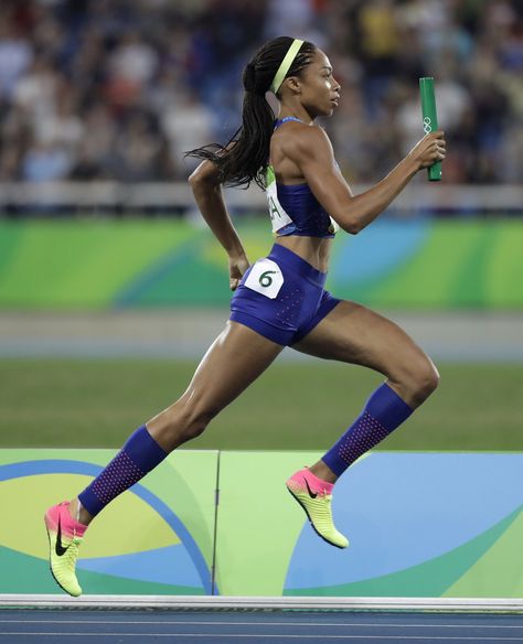 Allyson Felix Running, Rio 2016 Olympics, Sydney Mclaughlin, Running Pose, Athletics Track, Track Pictures, Allyson Felix, Track Running, Compression Clothing