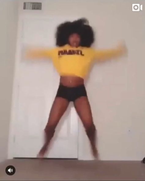 People Dancing For Edits, Majorette Dance Videos Dubsmash, Majorette Pfp, Majorette Dance Videos, Black People Dancing, Jiggin Dance, New Orleans Bounce, Dancing Dolls Bring It, Majorette Dance