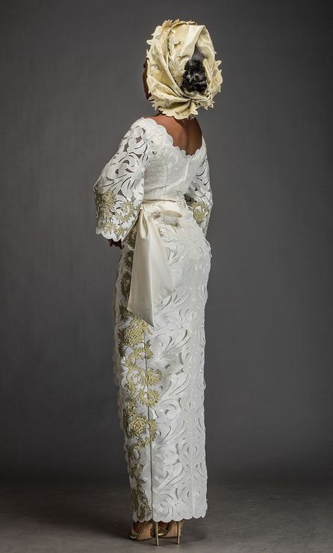 Iro And Buba Styles Lace, Yoruba Wedding Dress, Yoruba Traditional Wedding Attire, Deola Sagoe, African Prom Dresses Ankara, Nigerian Wedding Attire, Ghanaian Wedding, Nigerian Fashion Designers, Nigerian Traditional Wedding