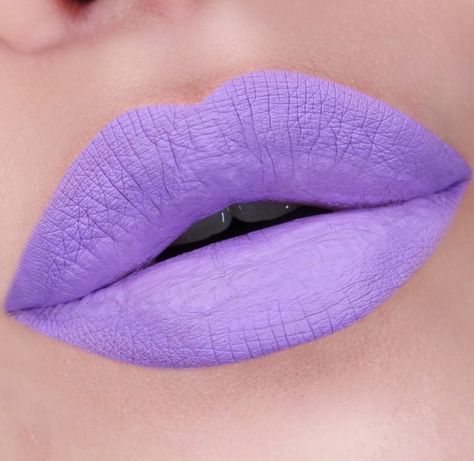 Lips and lipsticks/liparts/violet/ purple/ lavender Light Purple Lipstick, Dark Lipstick Makeup, Purple Lipstick Makeup, Lilac Lipstick, Lipstick Pictures, Makeup Jobs, Bold Lipstick, Blue Lips, Makeup For Black Skin