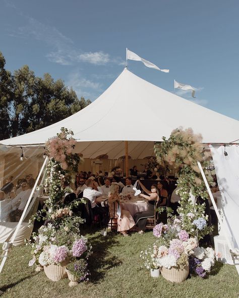 A Heartwarming Vineyard Wedding in New Zealand✨ In the serene town of Wanaka, New Zealand, Kate and Tom celebrated their love in a relaxed and heartwarming ceremony. They spent about 18 months planning their big day, working with Alexandra Kate Creative Studios to bring their vision to life. As a result, the wedding felt warm, sophisticated, and fun, incorporating elements of tradition mixed with a garden vibe. It spanned four days, beginning with a rehearsal dinner and ending with a celebra... Story Planner, Wedding Felt, Twin Daughters, Wanaka New Zealand, New Zealand Wedding, Wedding Moodboard, Four Days, Wedding Mood Board, Second Day