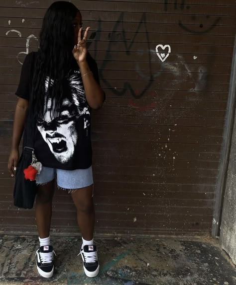 jorts outfit knu vans outfit inspo Short Outfits Black Women, Jort Outfits, Vans Outfit, Fly Outfit, Stylish Summer Outfits, Outfit Inspo Casual, Cute Lazy Day Outfits, Swag Outfits For Girls, Birthday Outfits