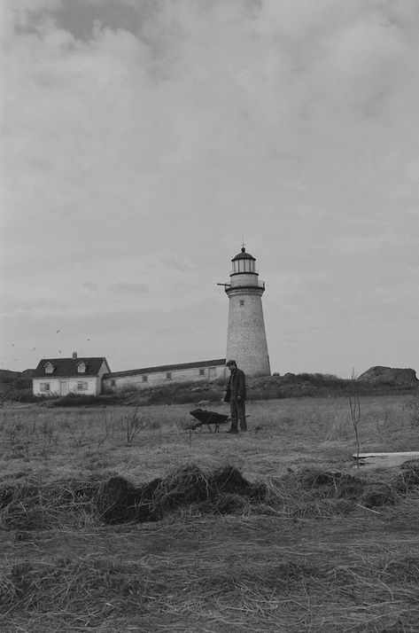 The Lighthouse 2019, Dark Castle, Lighthouse Photos, Lighthouse Keeper, The Lighthouse, Movie Wallpapers, Light House, Film Stills, Robert Pattinson