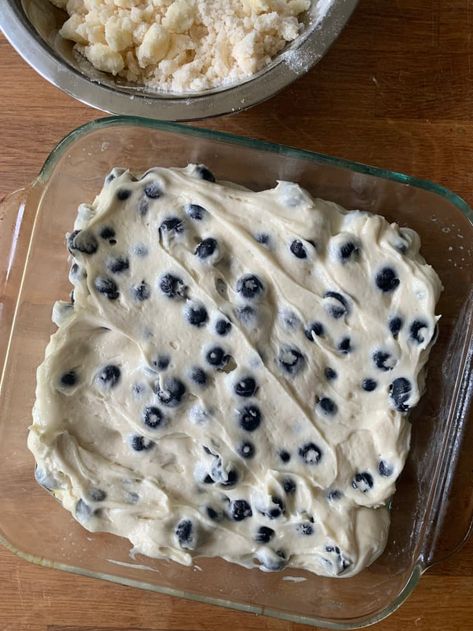 Amish Deserts, Alton Brown Turkey, Amish Cake, Amish Desserts, Amish Baking, Blueberry Buckle Recipe, Country Casserole, Cultural Recipes, Penny Art