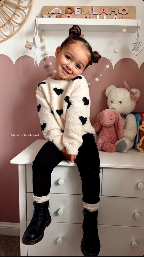 Winter Outfit For Girls Kids, Kids Dr Martens Outfit Girl, Toddler Girl Fall Outfit Ideas, Pumpkin Patch Outfit Toddler Girl, Thanksgiving Toddler Girl Outfit, Toddler Outfits Girl Winter, Toddler Christmas Pictures Outfits, Girls Fall Fashion 2024, 8 Year Girl Outfits