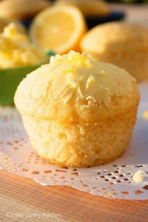 Lemon Muffin Recipes, Little Sunny Kitchen, Sunny Kitchen, Banana Muffin Recipe, Sweet Muffin, Muffin Tin Recipes, Lemon Muffins, Muffin Bread, Lemon Cupcakes