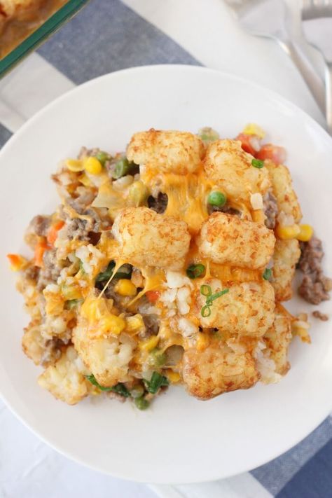 TATER TOT HOT DISH Healthy Tater Tots, Best Tater Tot Casserole, Tater Tot Hotdish, Easy Tater Tot Casserole, Easy Tater Tots, Cowboy Casserole, Tater Tot Casserole Recipes, Meal Train Recipes, Tot Casserole