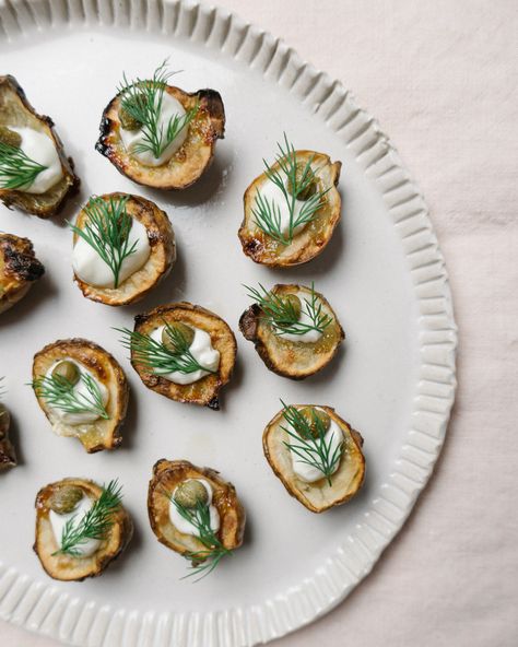 I love serving canapés when entertaining. it makes such a difference and it really is something that your guests remember. These are incredibly simple and can sit very happily for up to two hours so you can make them in advance before your guests arrive. Christmas Canapes, Dinner Party Dishes, Canapes Recipes, Slow Roast, Entree Recipes, Small Bites, Artichoke, Food Design, Touch Up