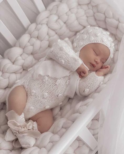 Nataly on Instagram: "Little angel in popcorn set 🤍🤍🤍" White Baby Clothes, Knit Baby Romper, Baby Knitwear, Baby Props, Baby Bonnets, Toddler Hat, Royal Baby